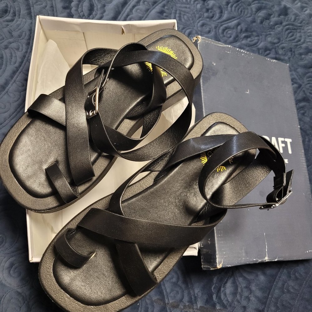 True Craft black strappy sandal